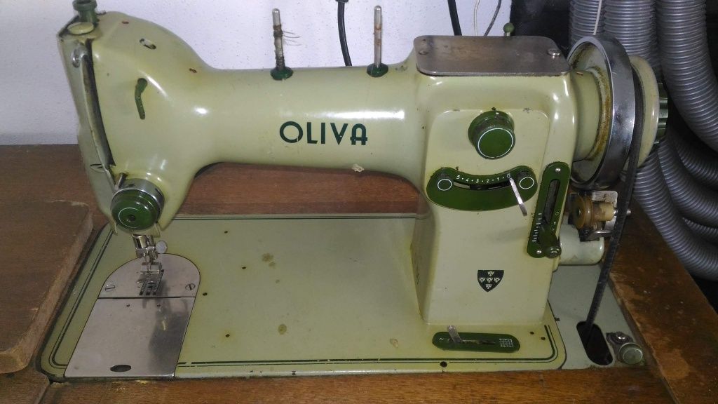 Vendo maquina de costurar Oliva