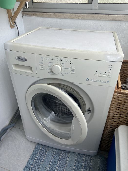 Máquina de lavar roupa Whirlpool AWOC 710