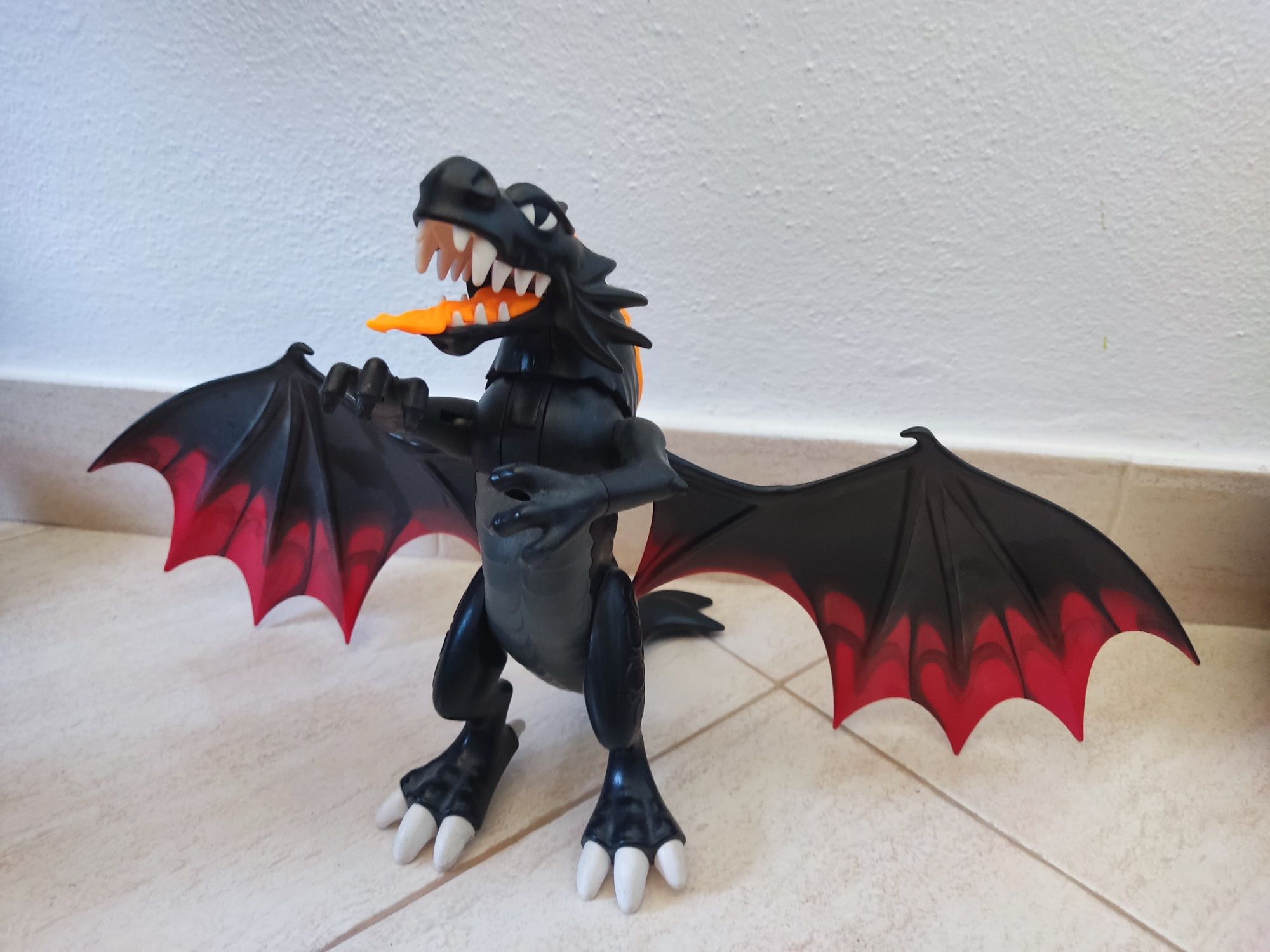 Dragão Playmobil (modelo 5482)