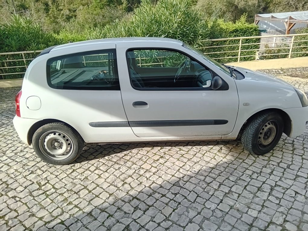 Vendo renault clio