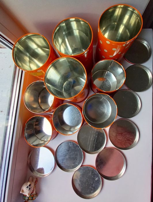 Різні ємності кухонні для сипучих