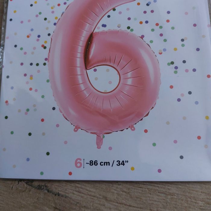 Foliowe balony różowe 6 i 0 oraz złoty toper 60