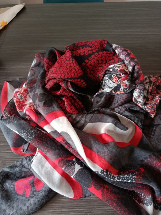 Écharp estampada.