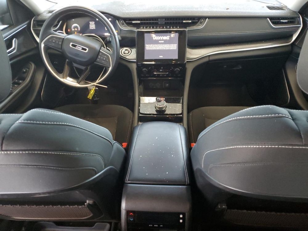 2022 Jeep Grand Cherokee Laredo 4x4