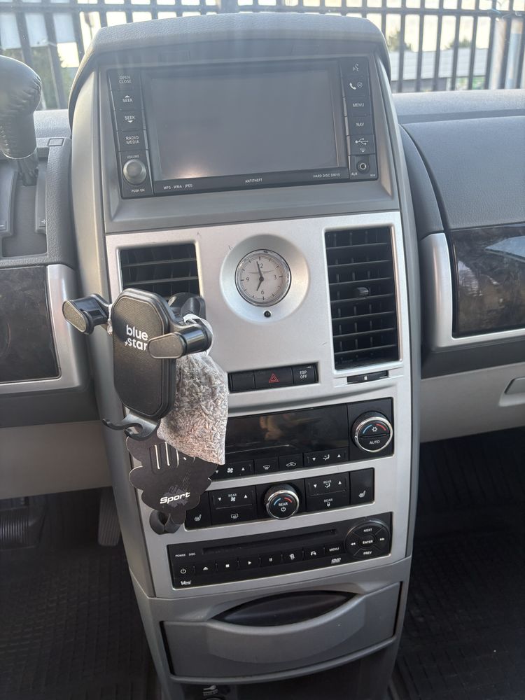 Sprzedam Chrysler Voyager 2.8 CRD