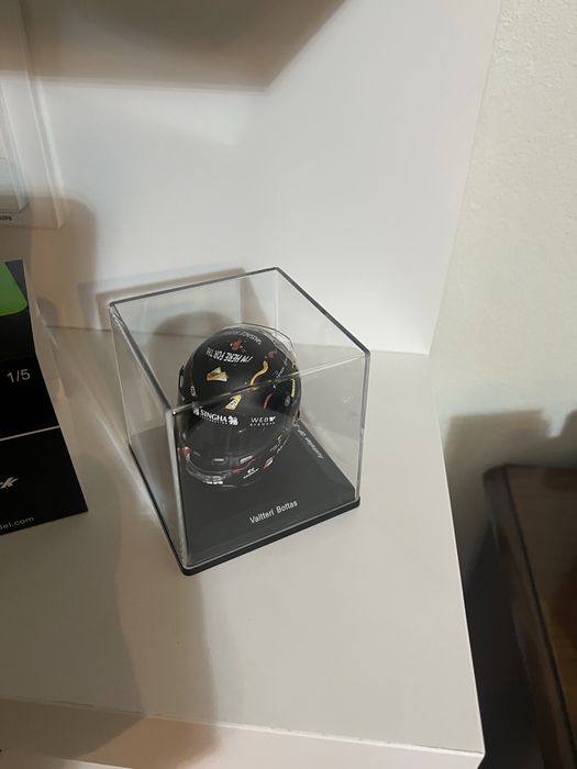 Capacete Valteri Bottas