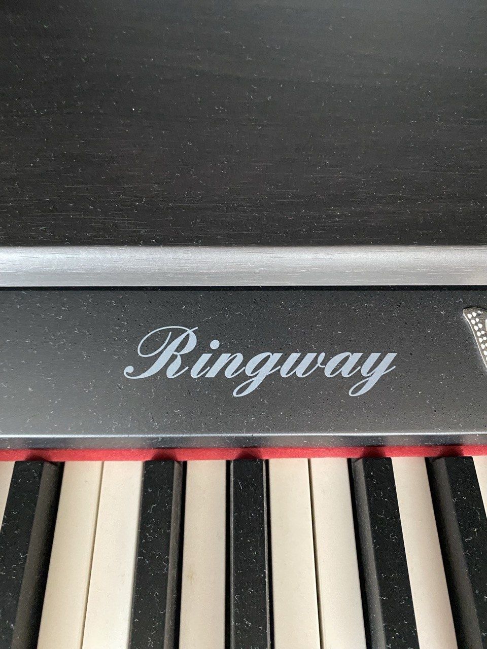 Ringway электро-пианино