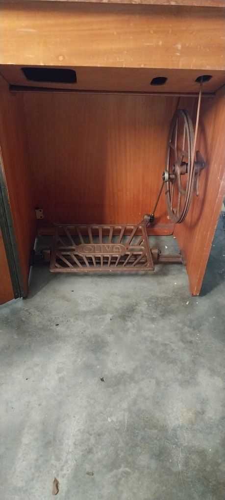 Movel para maquina de costura em xelente estado