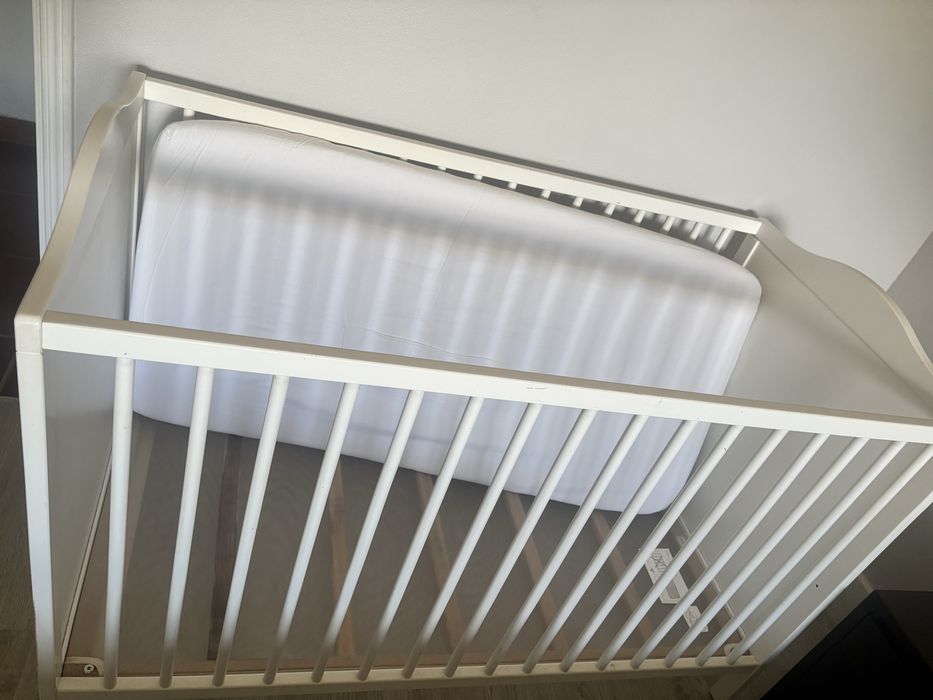 Cama / Berço com colchão