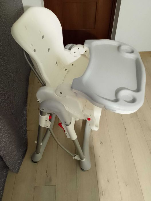 Fotelik do karmienia caretero bistro oddam