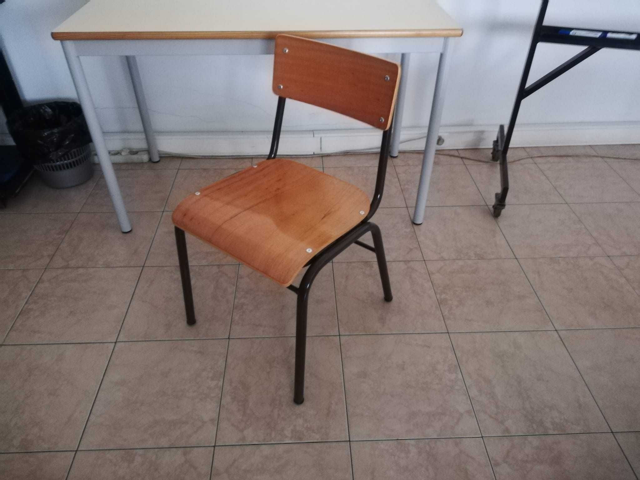 Cadeira para escola