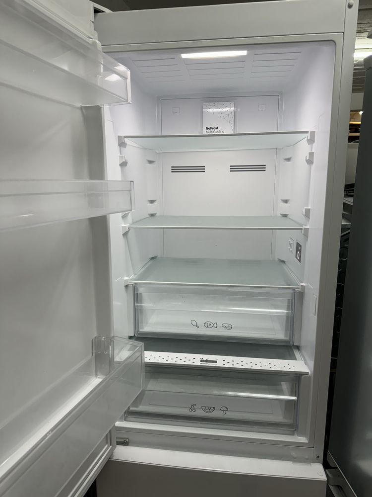 Frigorifico Smeg FC182PBN Total No Frost Fridge ( como novo )