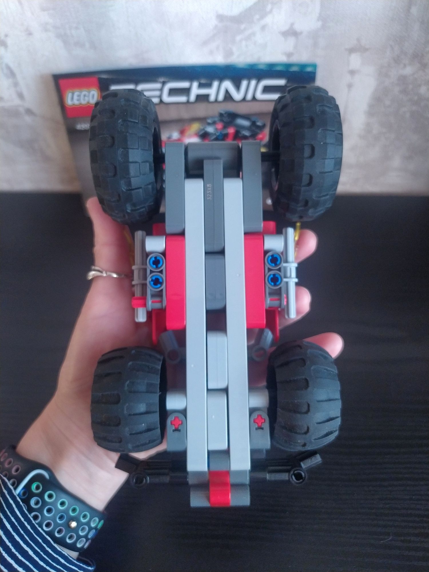 Lego technic 42073 і 42104