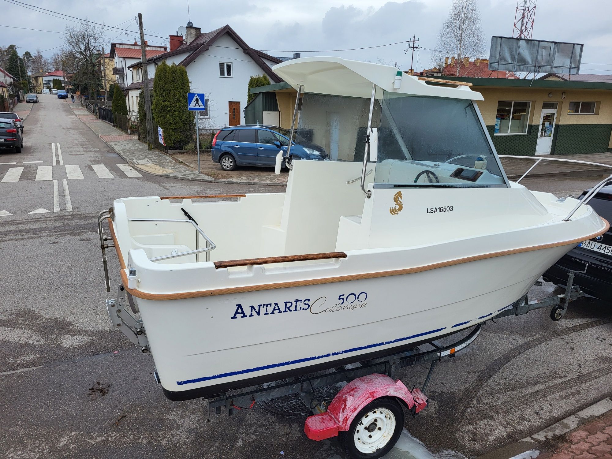 Lodz kabinowa Pilothouse Antares 500 lodka 5m