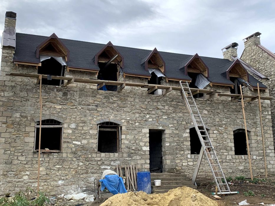 Покрівельні, фасадні роботи. Монтаж даху, утеплення. єВідновлення
