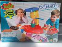 Gelataria 4kidoh- Massa de moldar (quase novo)