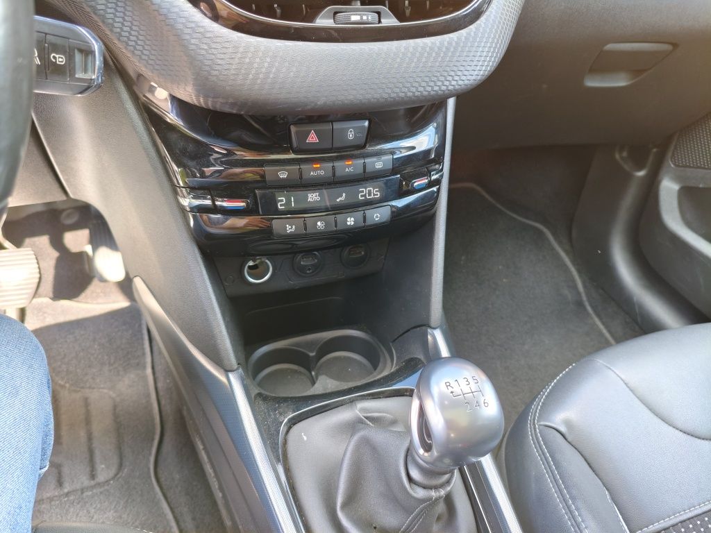 Peugeot 2008 1.6HDi 114KM Allure