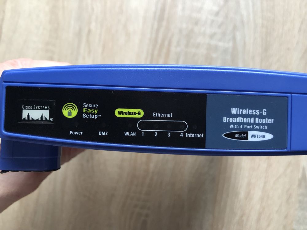 Linksys 2.4 GHz Router