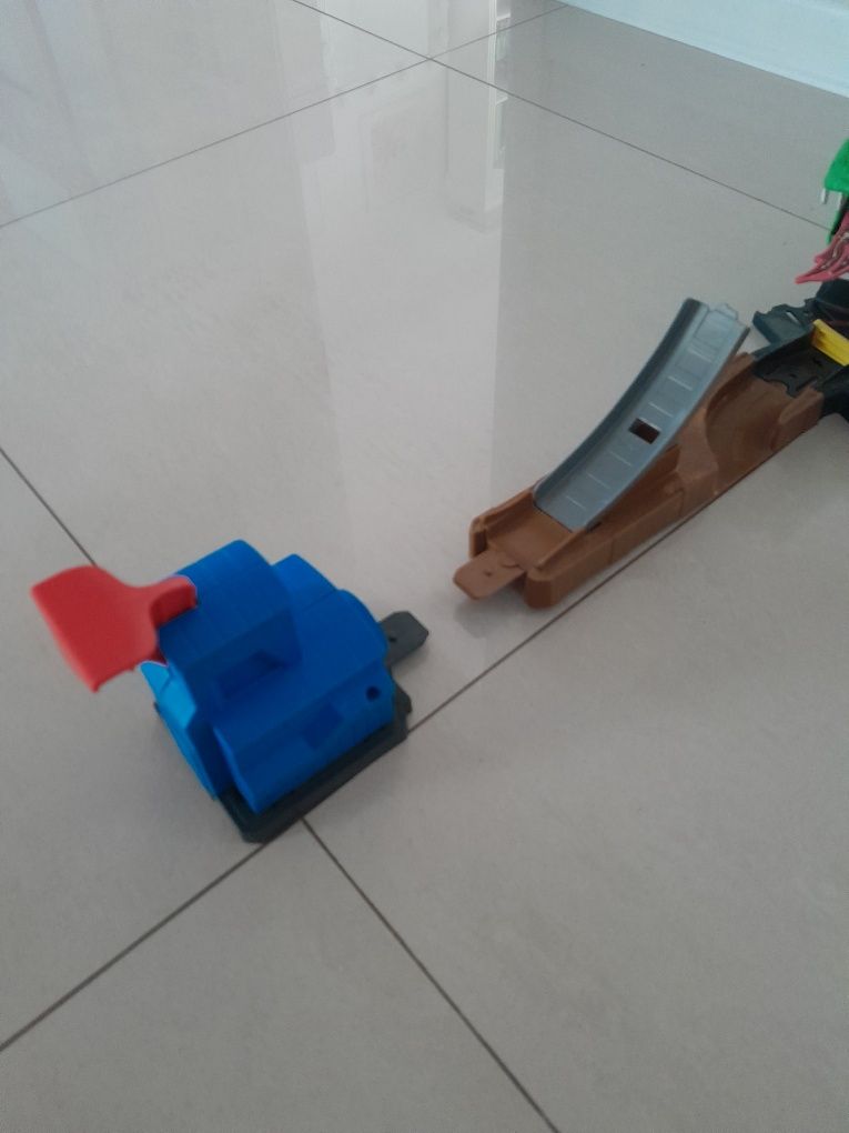 Tor hot wheels wąż