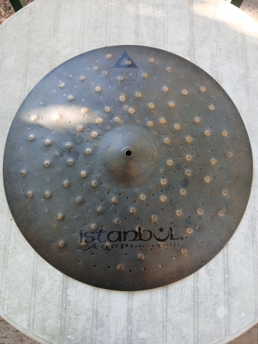 Pratos Istambul xist dry dark