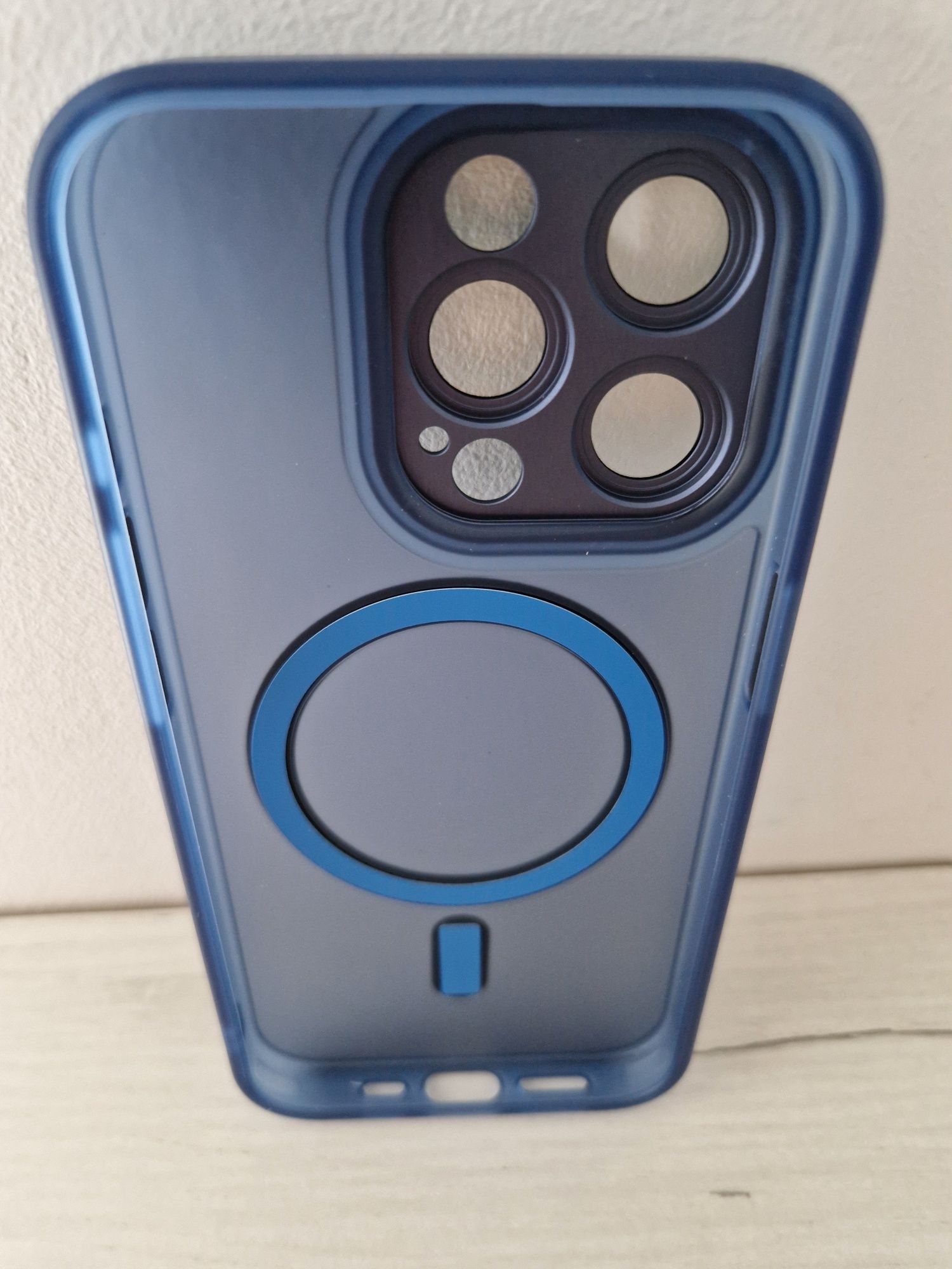 Tel Protect Magmat Case do Iphone 15 Pro Granatowy