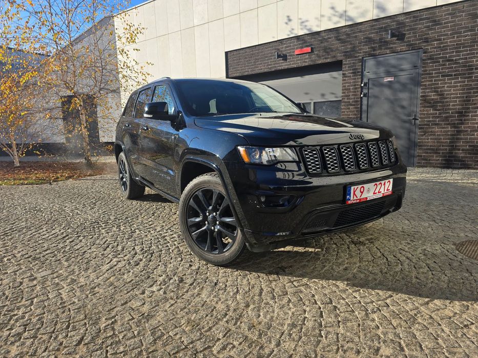 Jeep Grand Cherokee Jeep Grand Cherokee 2017 • 3.6 V6 Pentastar • LPG • 4x4 • Laredo X •