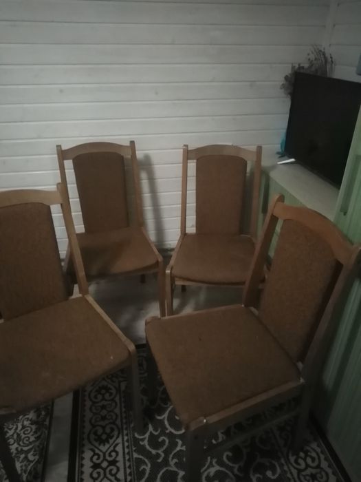Продам 4 стільця
