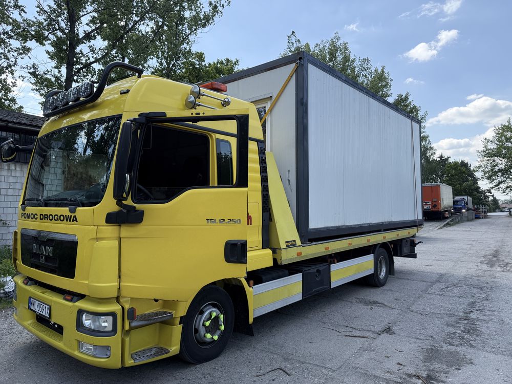 Pomoc drogowa, autolaweta, holowanie, transport aut wózków maszyn