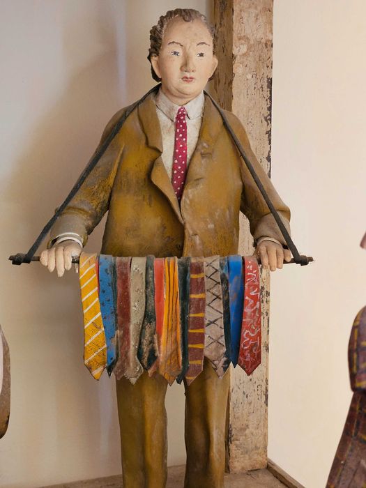 Estatueta de barro – gravatas