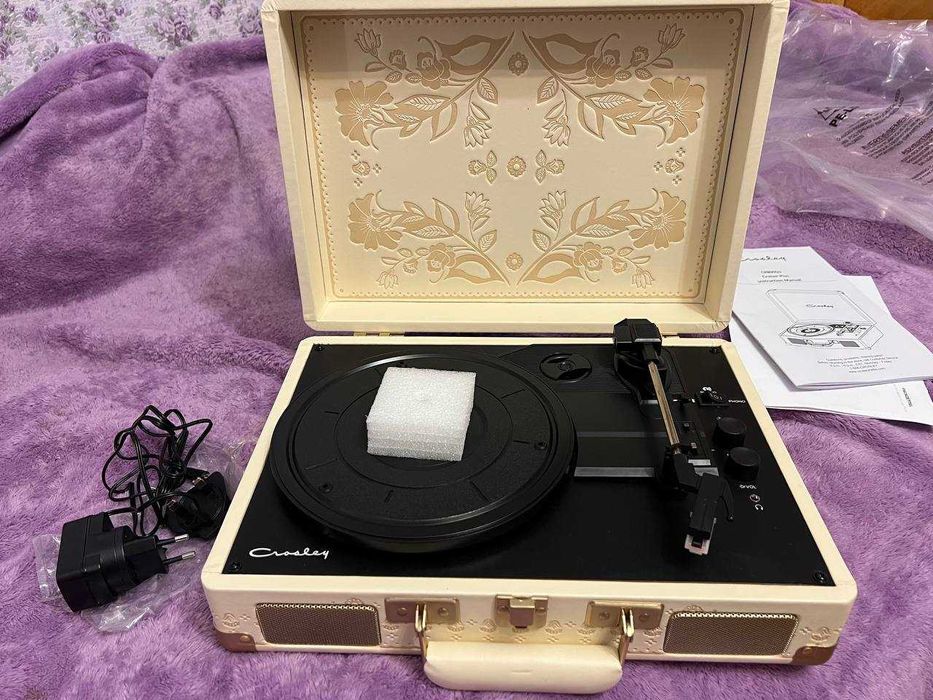 Грамафон Crosley Cruiser Plus.