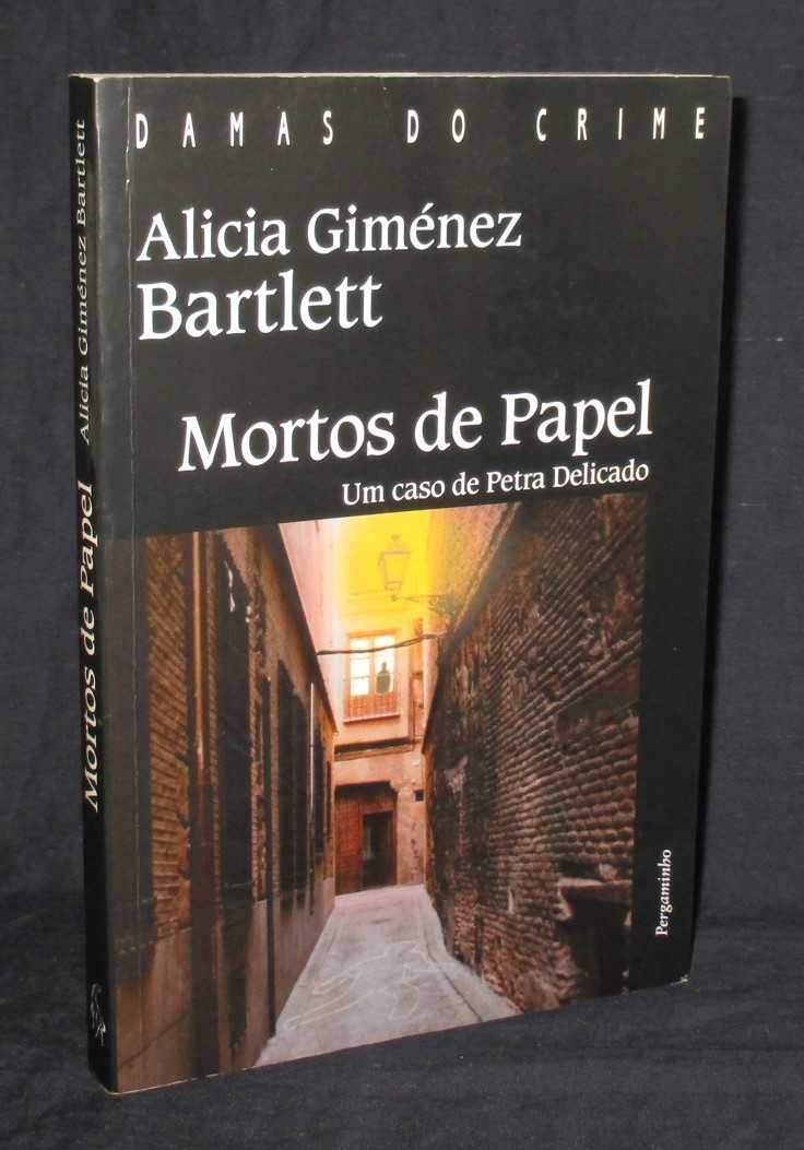 Livro Mortos de papel Alicia Giménez Bartlett