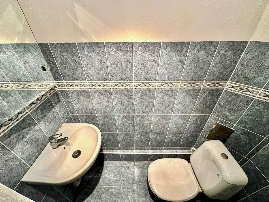 Продаж частини будинку з ділянкою у м.Дрогобич (вул. Довбуша)