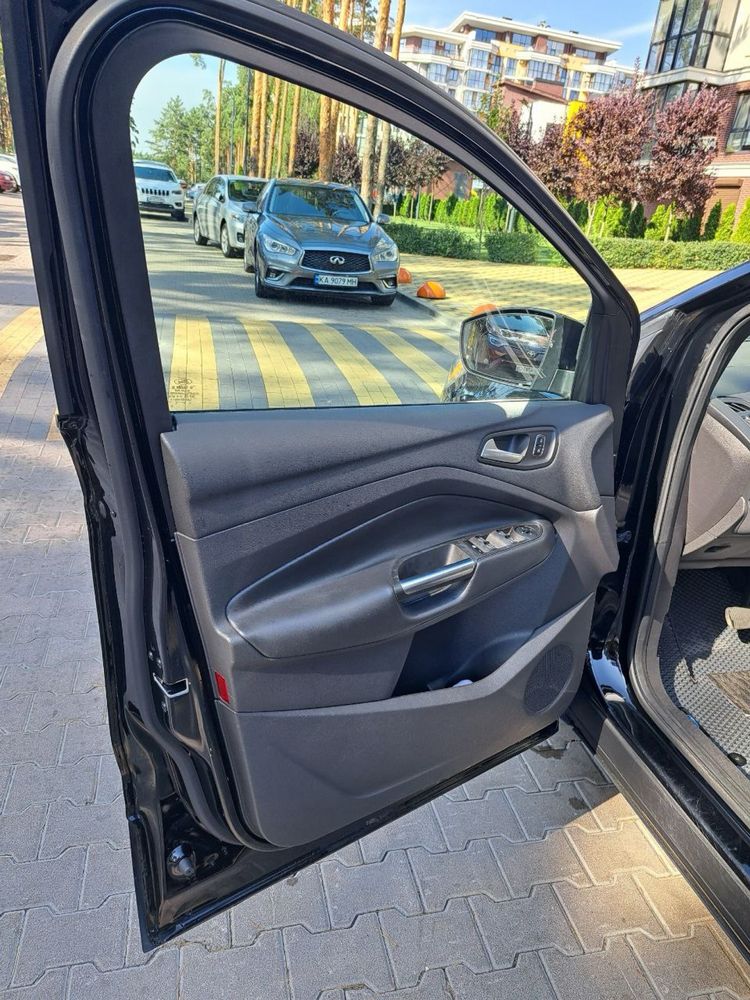 Продам Ford Escape 2017 р