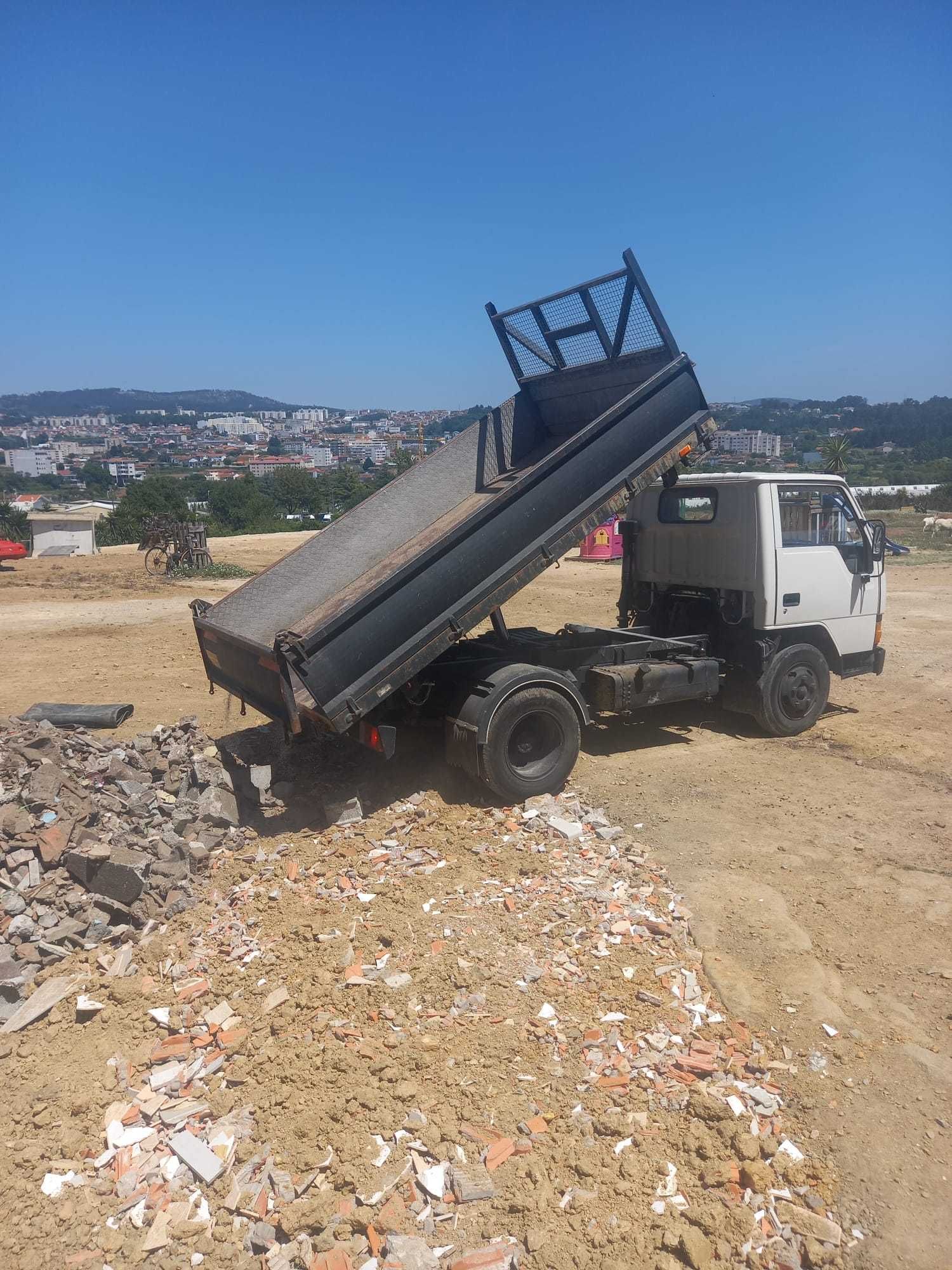 Serviços de carga de entulho