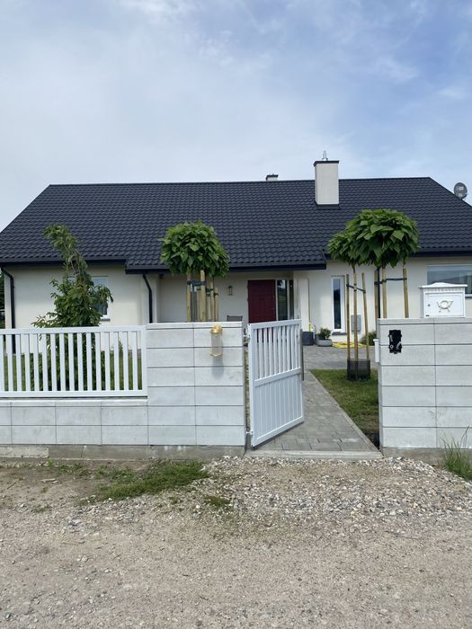 Dom 147 metrow Błonie 4 km parter