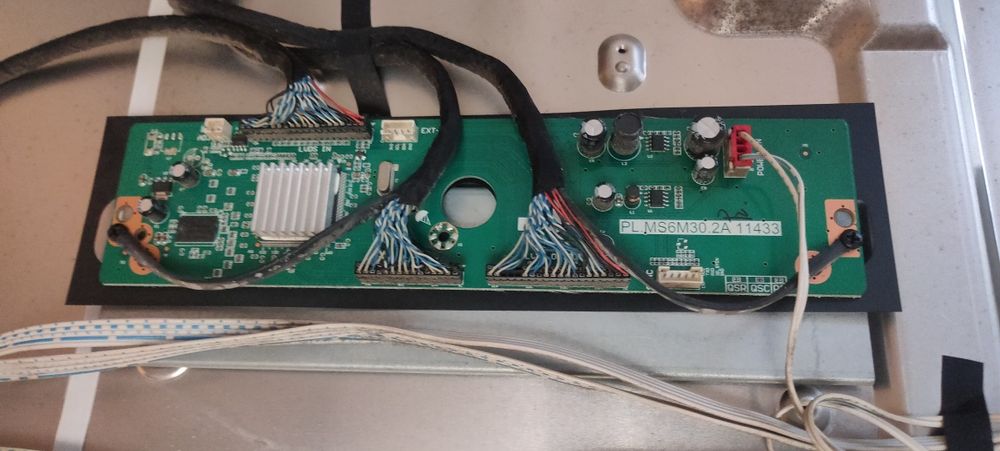 Продам TV"Saturn" 46"