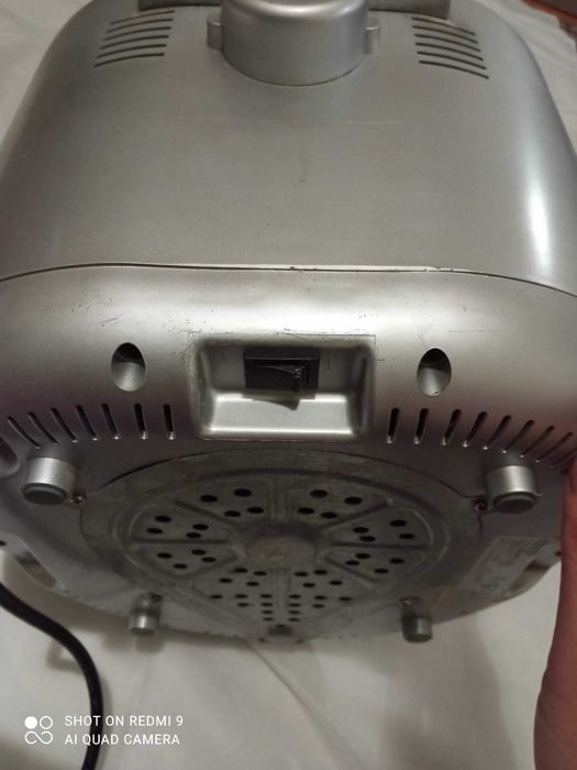 Хлібопічка італійська Delonghi BDM 755.S