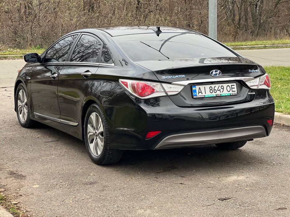 Hyundai Sonata Hybrid 2.4 • 2013 рік • Максимальна комплектація