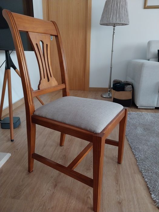 Conjunto mesa+cadeiras sala