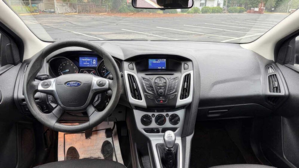 Ford Focus      2013