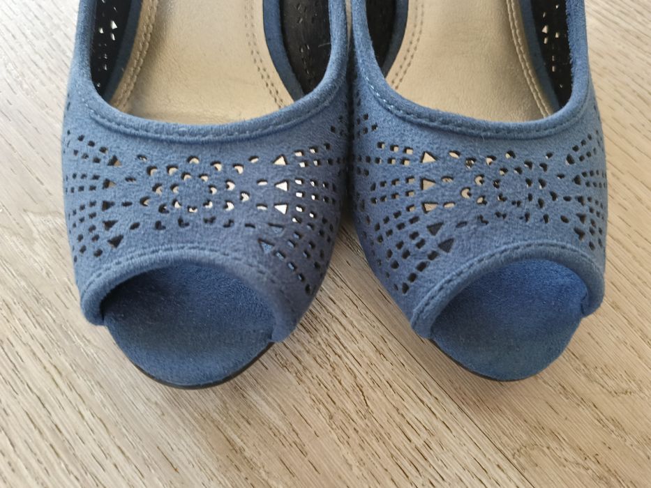 Buty damskie czółenka na obcasie Marco Tozzi 37