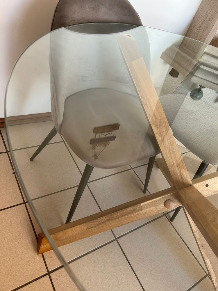 Mesa de vidro            .