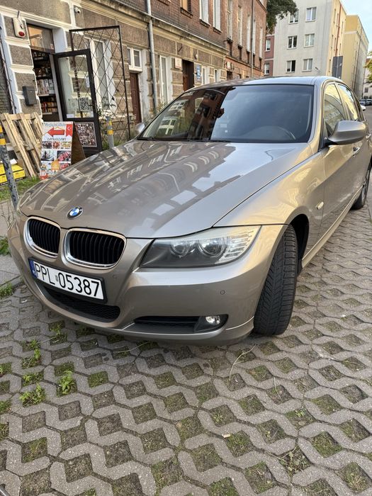 BMW 318 i Serii 3 2009