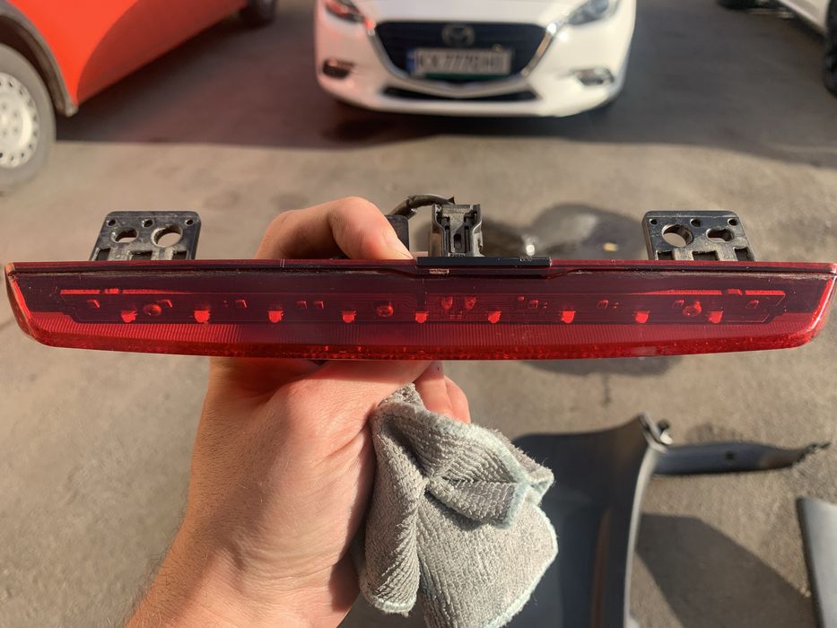 Mazda 3 ляда крышка багажника