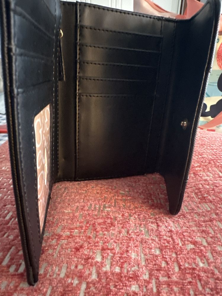 Carteira | Guess (ideal para cartões e documentos)
