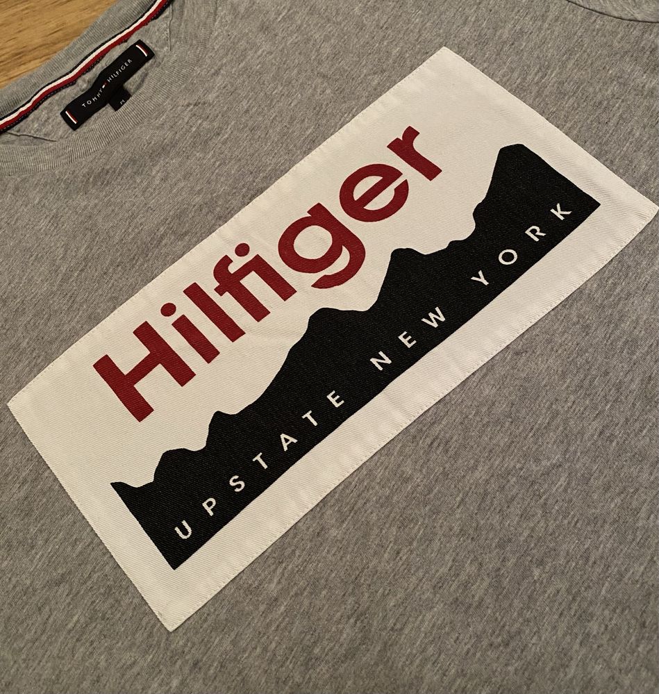 Tommy Hilfiger Big Logo T-Shirt