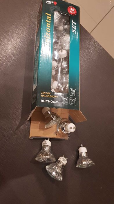 Nowe żarówki do sufitu podwieszanego