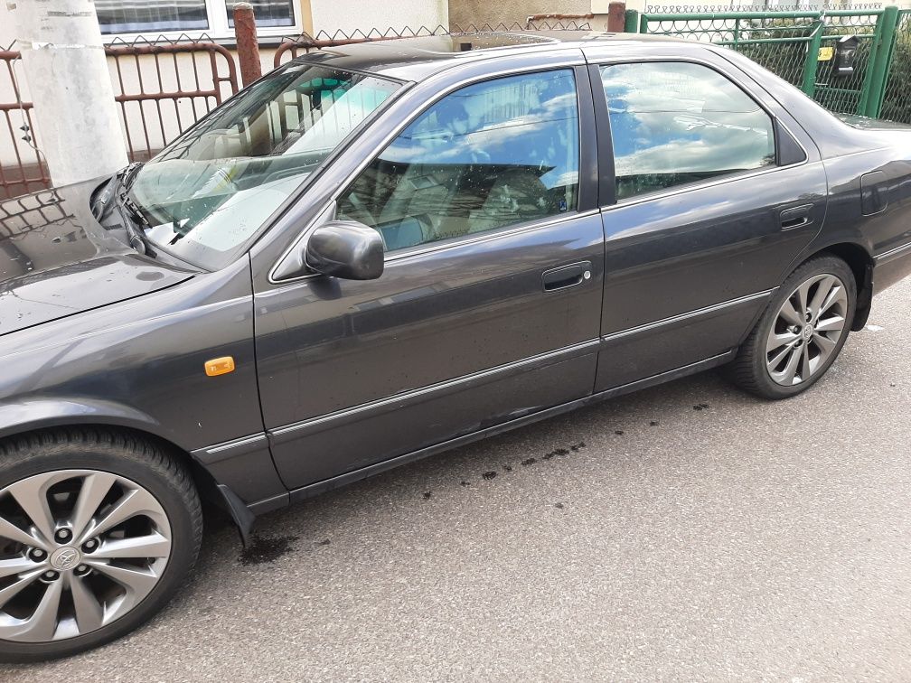 Toyota Camry v6 2000r lpg