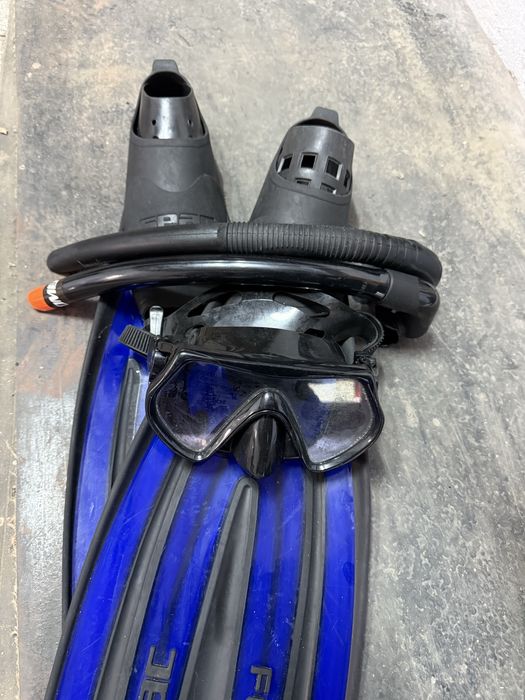 Продам набор ласты+маска+2 трубки ШАРА