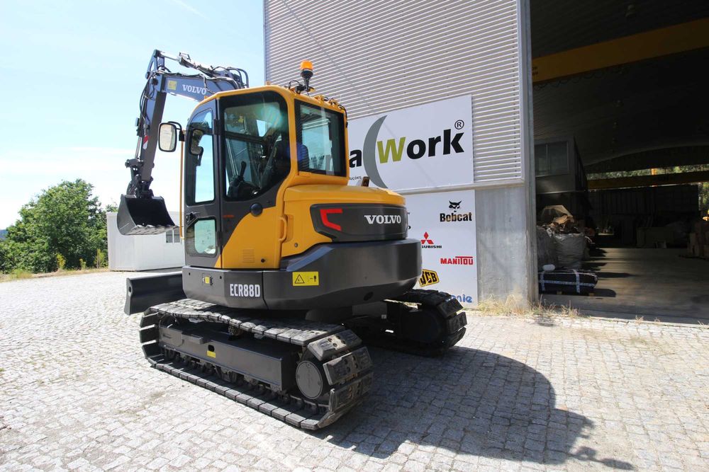 Mini Giratória escavadora de rastos Volvo ECR 88 como nova